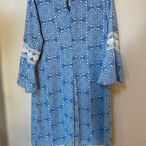 Luxology size 10 knee length bell sleeve dress for spring and summer - Picture 2 of 6